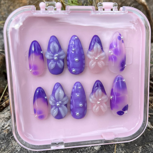 Set of purple and clear press-on nails. Size xs, lenght medium/long